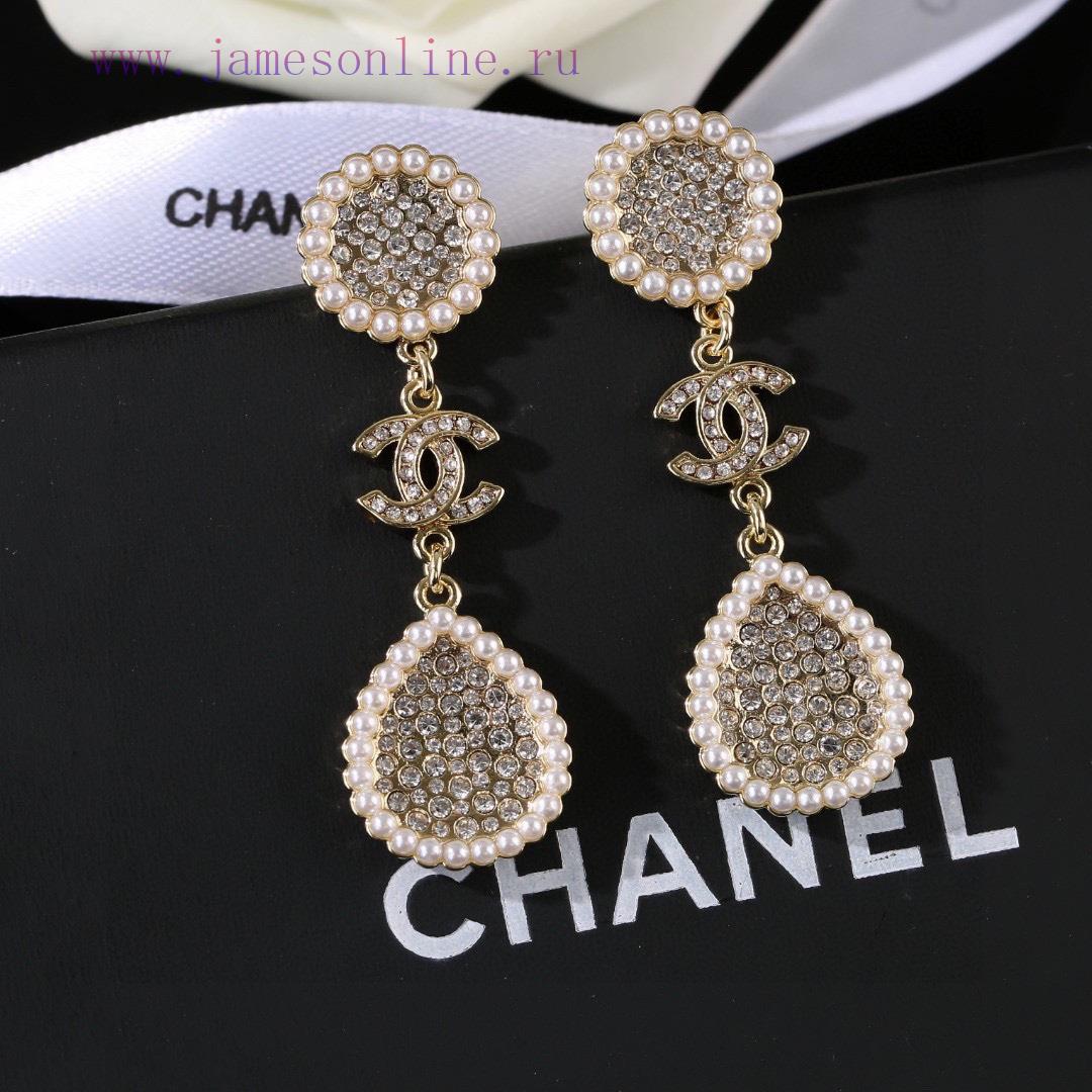 Chanel's New Earrings Are Exquisitely Crafted In Every Detail And This Design Is Truly Stunning q4i4h3nq