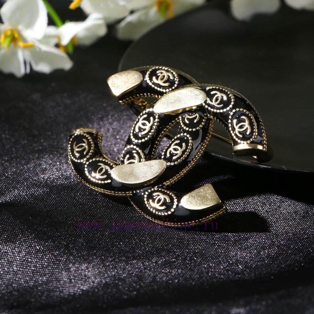 Chanel's New Double-C Brooch Has Exquisite Craftsmanship In Every Detail And This Design Is Tru xlz60jow - Image 4