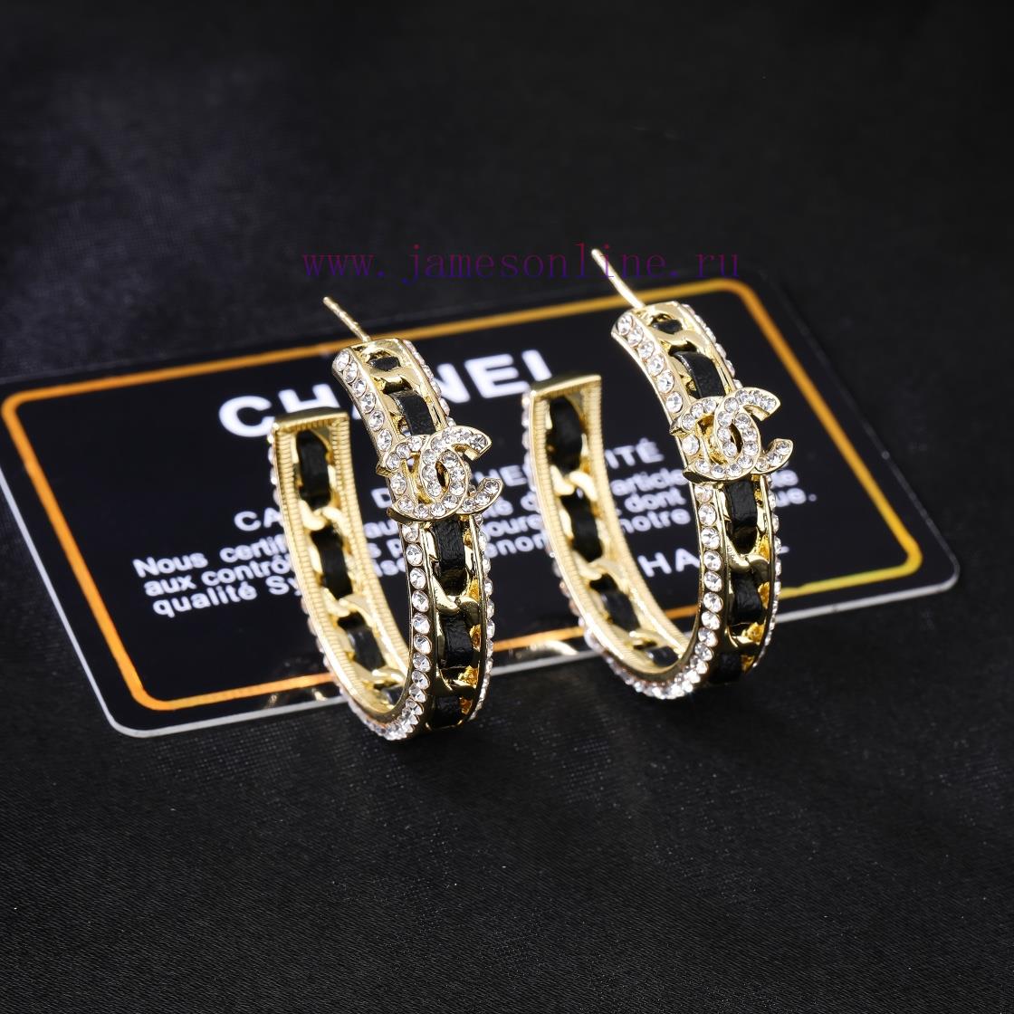 Chanel's New Pearl Earrings Are Exquisitely Crafted In Every Detail And This Design Is Truly St hq80n7ny - Image 5