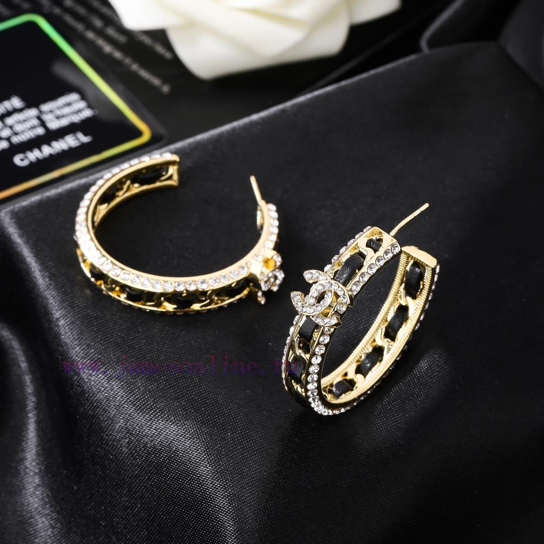 Chanel's New Pearl Earrings Are Exquisitely Crafted In Every Detail And This Design Is Truly St hq80n7ny - Image 6