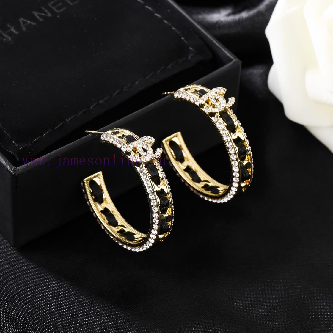 Chanel's New Pearl Earrings Are Exquisitely Crafted In Every Detail And This Design Is Truly St hq80n7ny - Image 8
