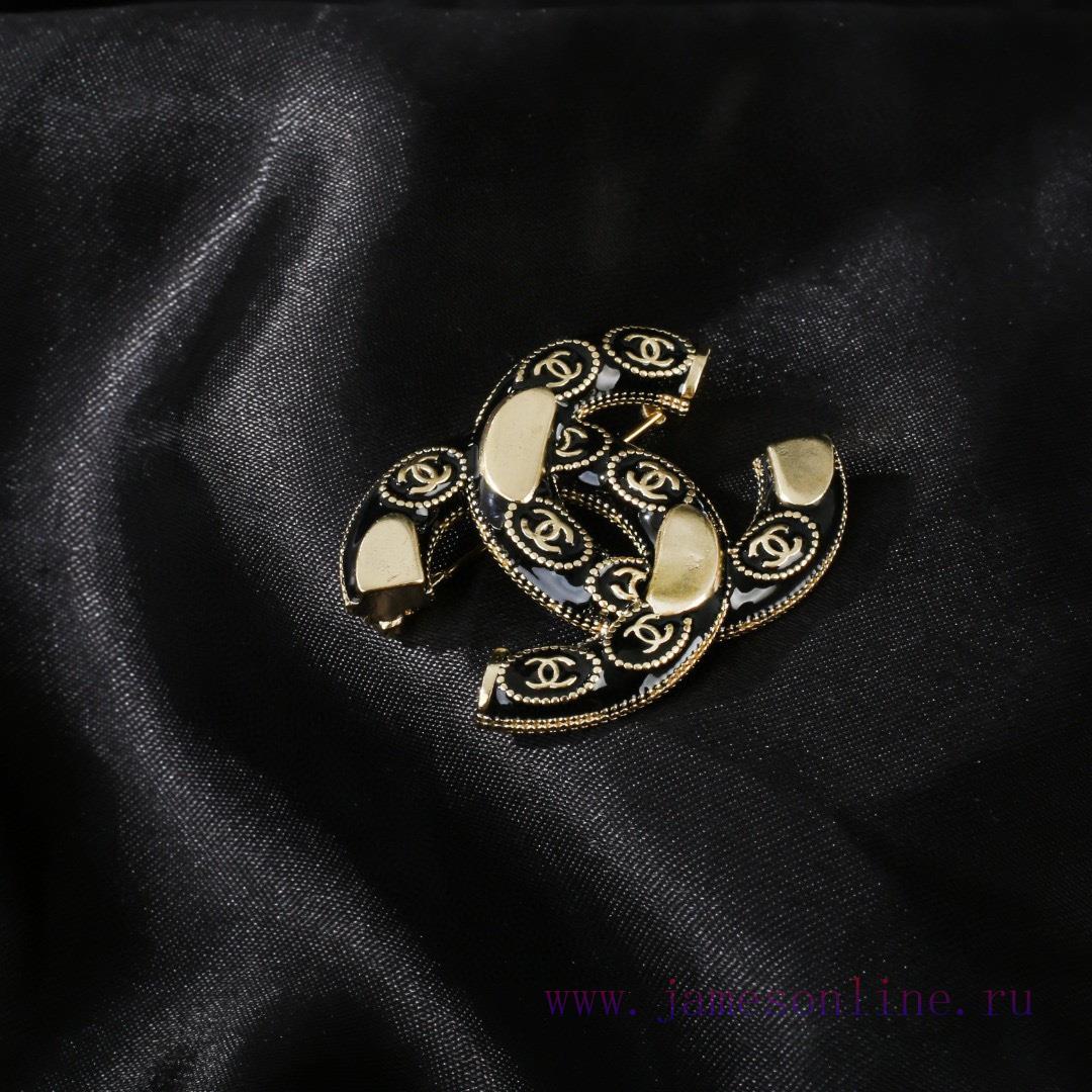 Chanel's New Double-C Brooch Has Exquisite Craftsmanship In Every Detail And This Design Is Tru xlz60jow - Image 8