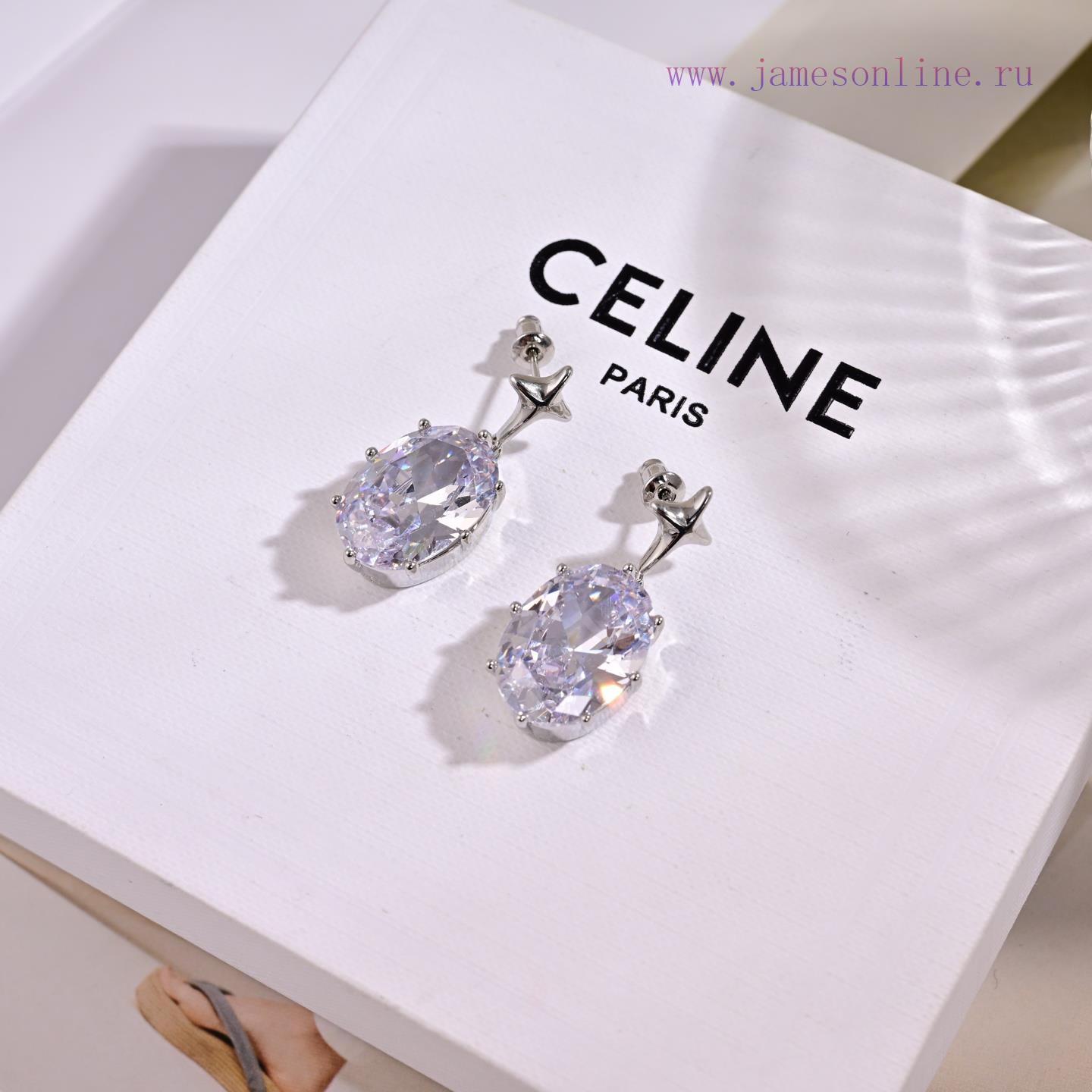Celine's New Kaixuan Door Earrings Have A Unique Design That Completely Overturns Your Impressi uy0x4y6c - Image 4