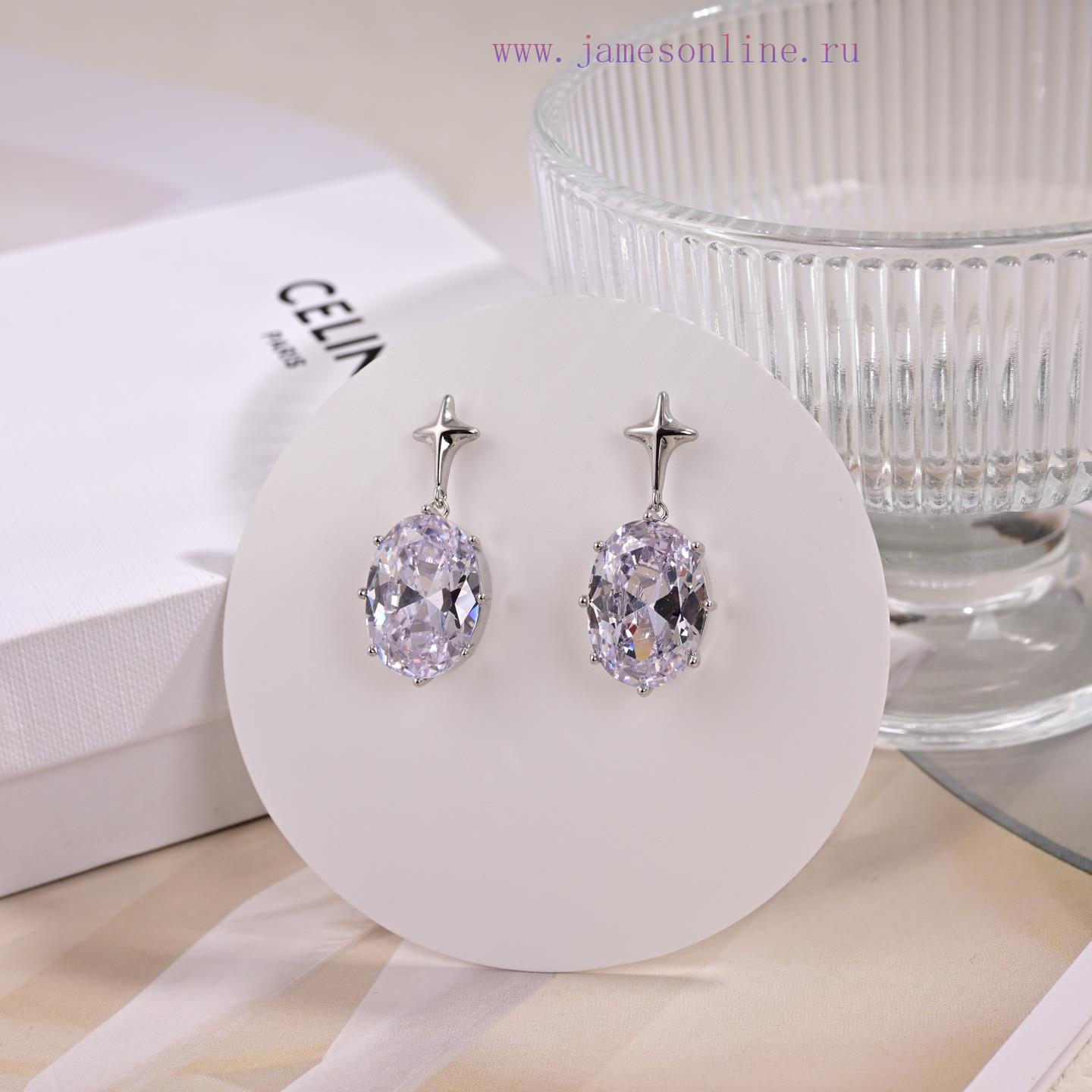 Celine's New Kaixuan Door Earrings Have A Unique Design That Completely Overturns Your Impressi uy0x4y6c - Image 7