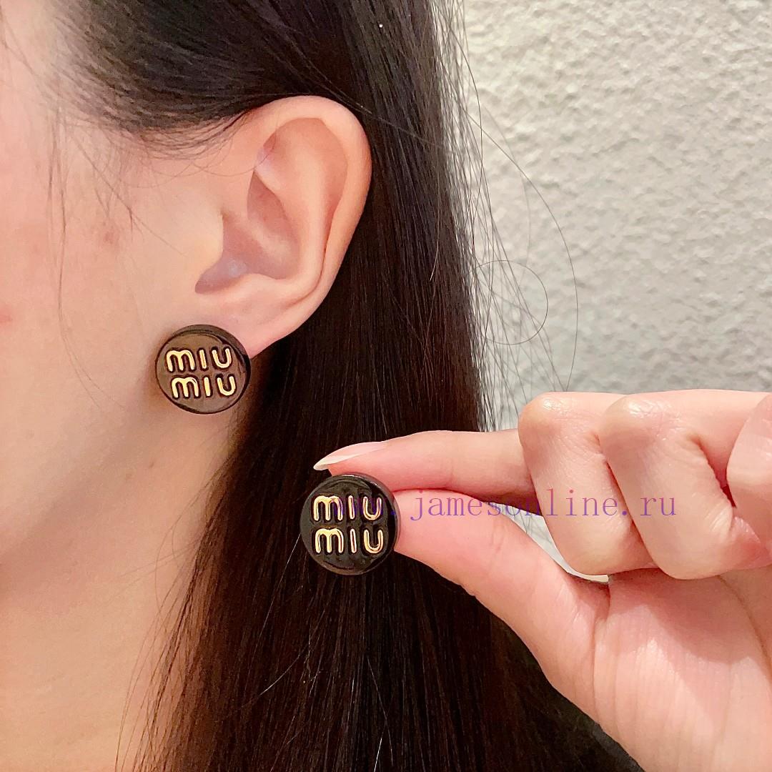 The New MIUMIU Round Letter Design Earrings Are A Must-have Item For Little Fairies And Goddess n8kg8ss2