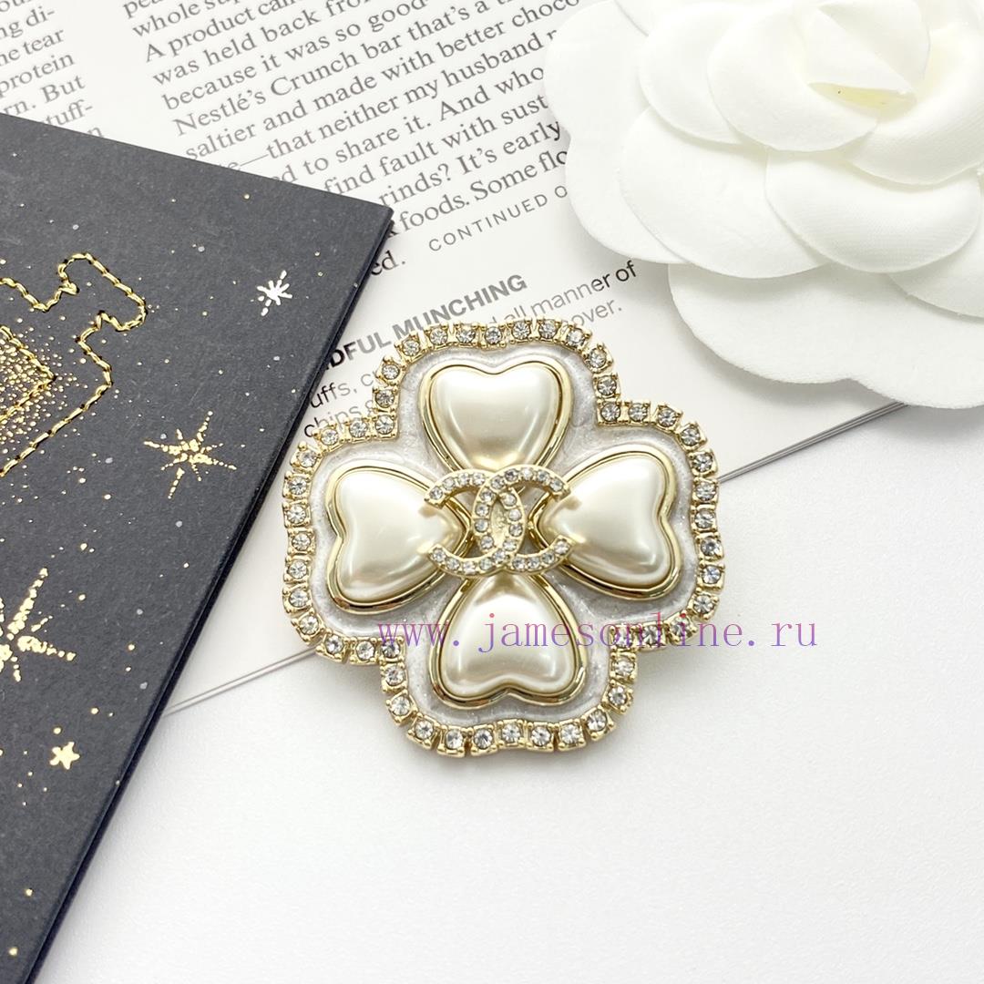 Code A692Chanel Brooch Sells Well And Hits New TrendCHAN 24 White Fritillaria Four Leaf Clover d2xthywf