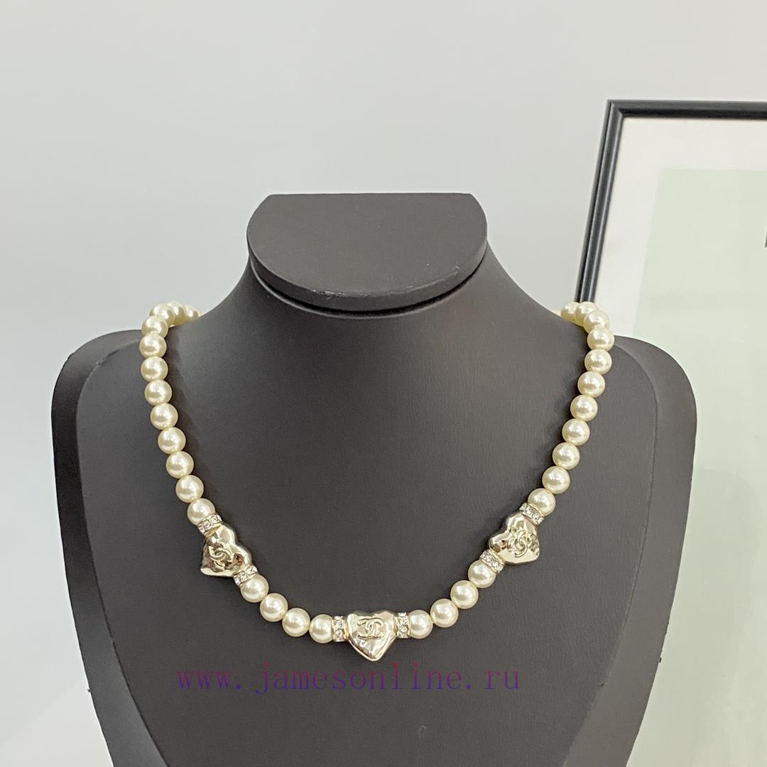 Code N807Chanel Necklace Sells Well And Hits New HeightsCHAN 24 Pearl Heart Choker Necklace🤩 Sw dl7okvjs - Image 2