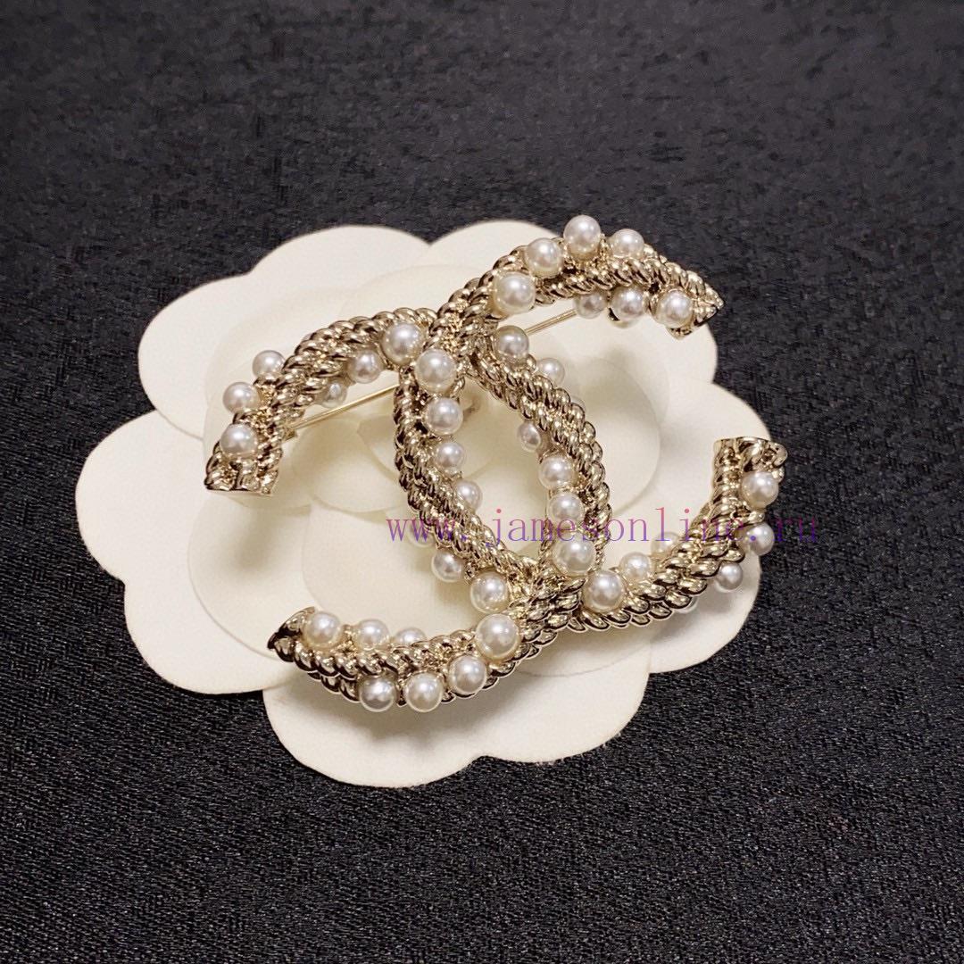 CHANELChanel's New Pearl Chanel Brooch Is The Most Women's Accessory. Women Who Have Devoted Al k615fckp - Image 5