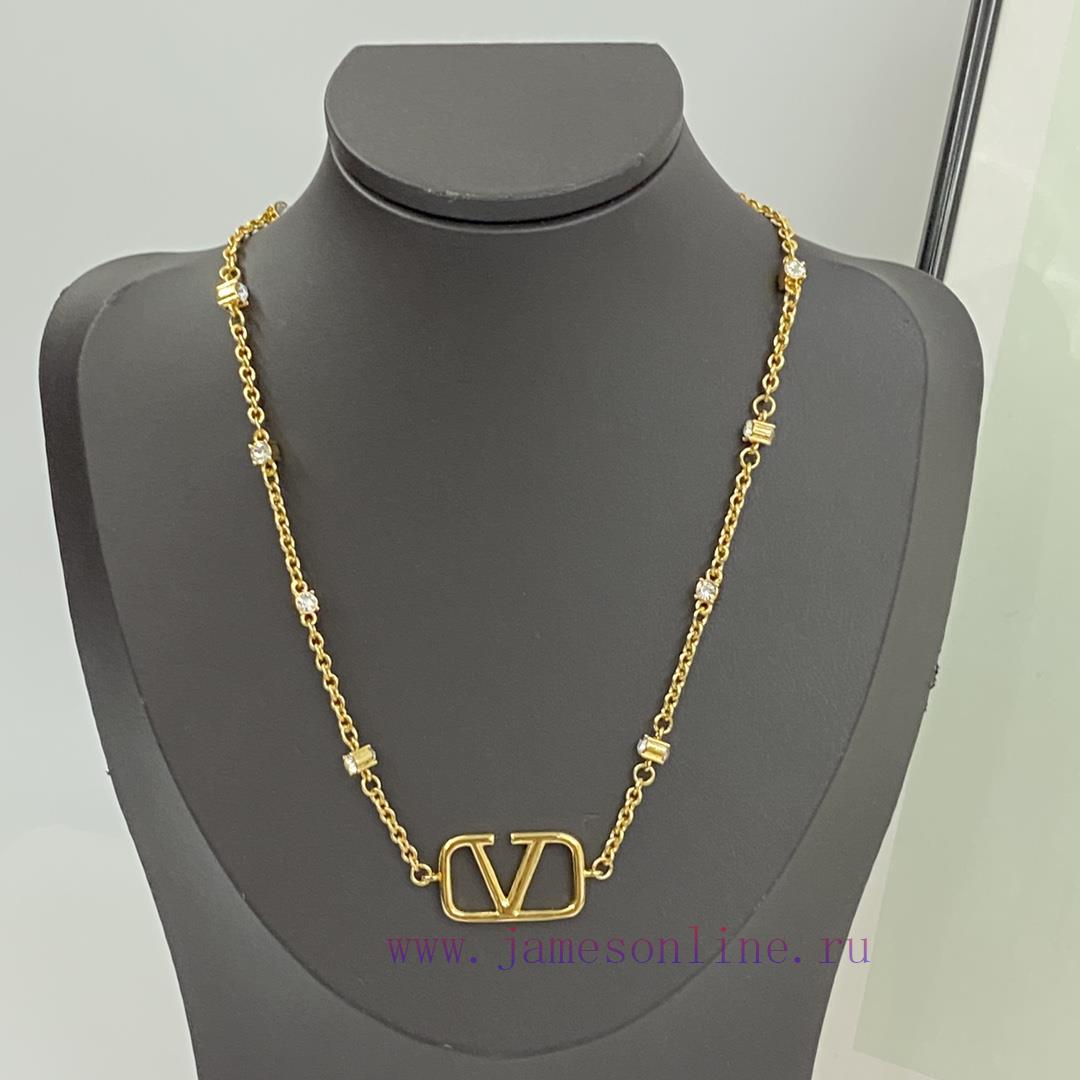 Today's New Code N833Valentino Necklace Hot Selling Item Hits New Market🤒 VAENTINO Rhinestone L kltuy43y - Image 2