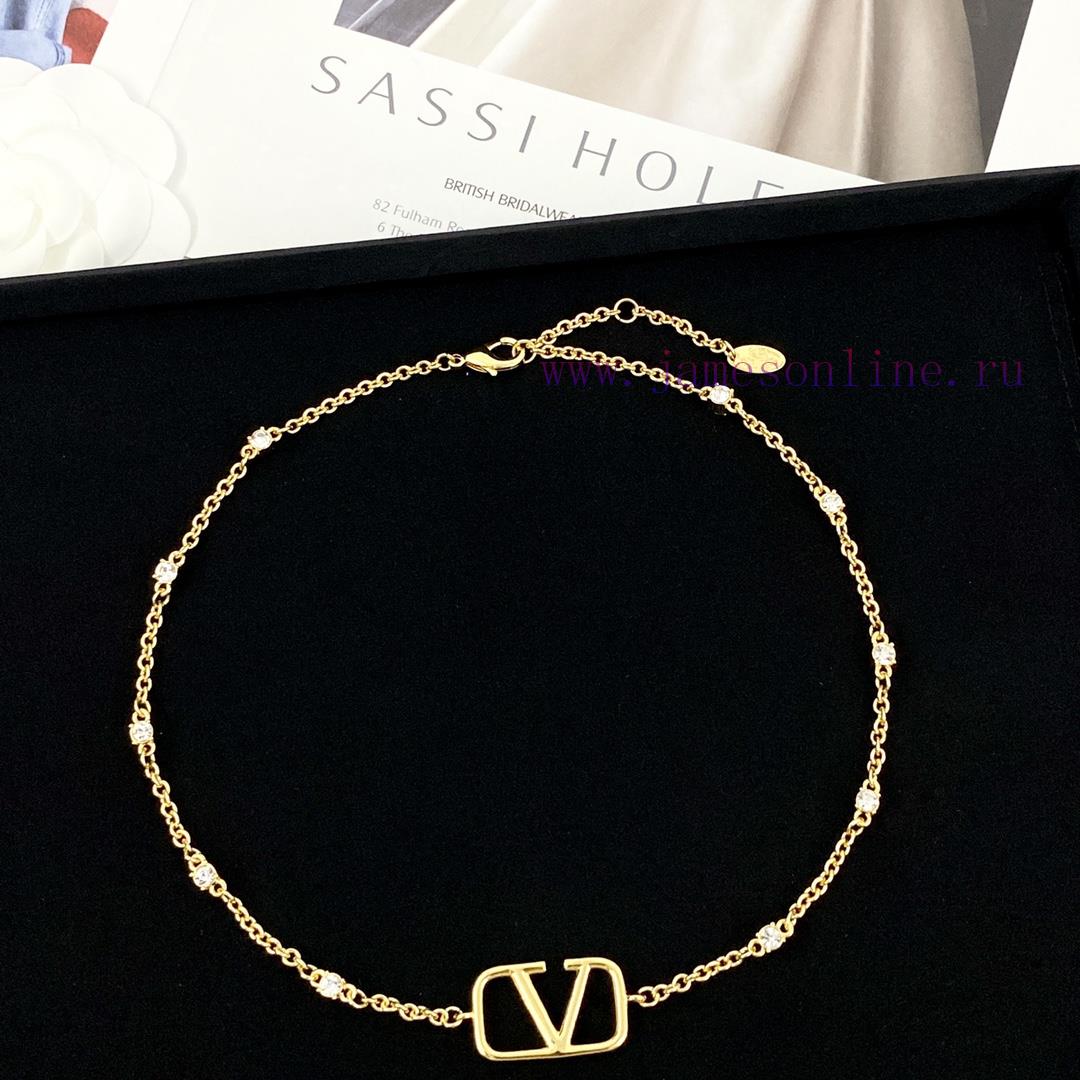 Today's New Code N833Valentino Necklace Hot Selling Item Hits New Market🤒 VAENTINO Rhinestone L kltuy43y - Image 3