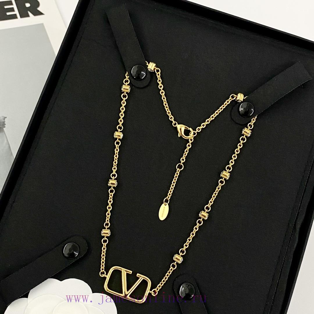 Today's New Code N833Valentino Necklace Hot Selling Item Hits New Market🤒 VAENTINO Rhinestone L kltuy43y - Image 7