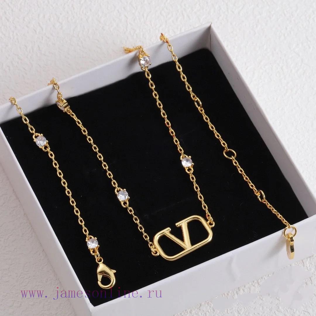 Today's New Code N833Valentino Necklace Hot Selling Item Hits New Market🤒 VAENTINO Rhinestone L kltuy43y - Image 9