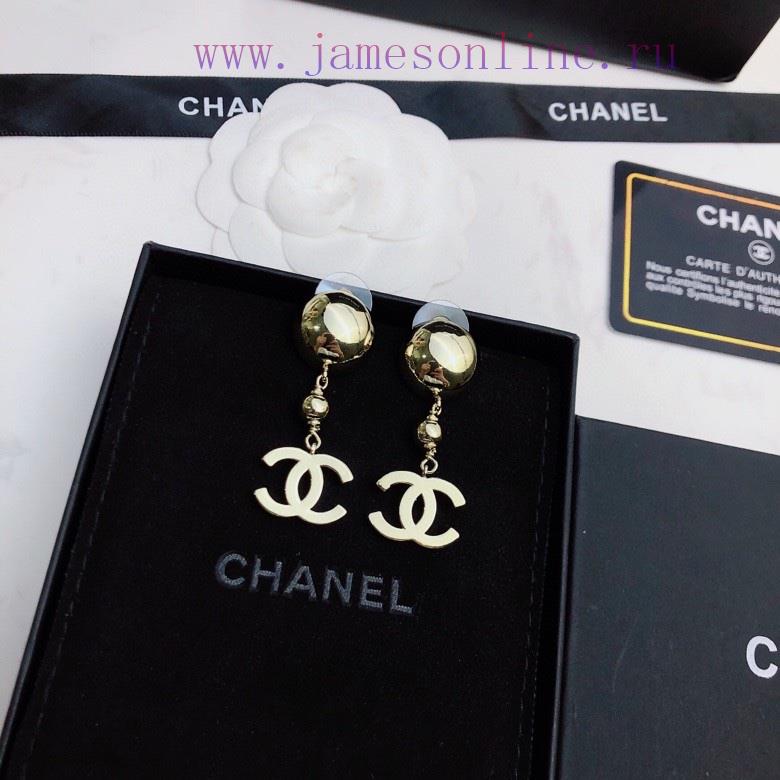 ZP Version Chanel Round Double C Earrings Elegant And Generous Exquisite Design Carving Very De rphlcita