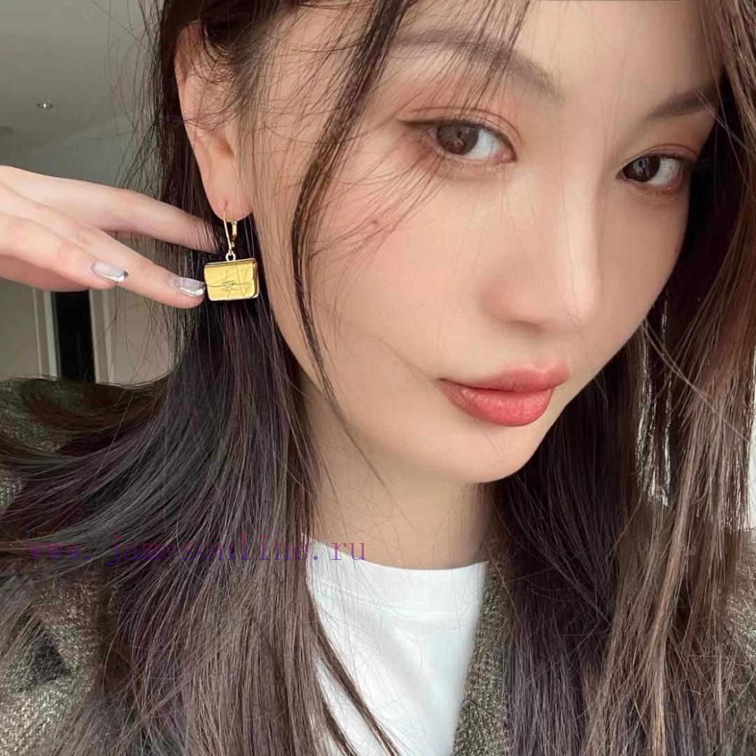 Celine's New Kaixuan Door Earrings Have A Unique Design That Completely Overturns Your Impressi 5hv2twv5 - Image 3