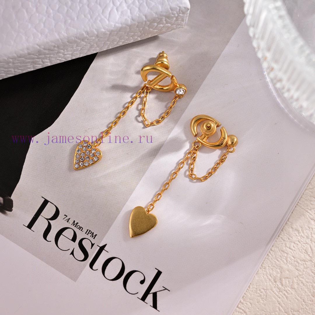Dior's New Earrings Which Are Loved By Top Tier Brands Have A Metallic Texture And A Reverse Ve i4m35t1r - Image 2