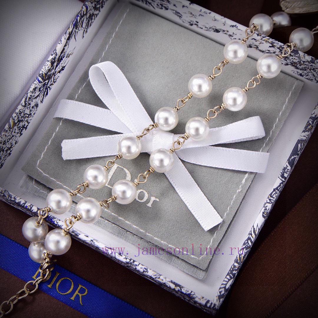 Dior's 2024 New Collection Beloved By Top Tier Brands Features A Letter CD Butterfly Necklace W m6ci12eg - Image 6