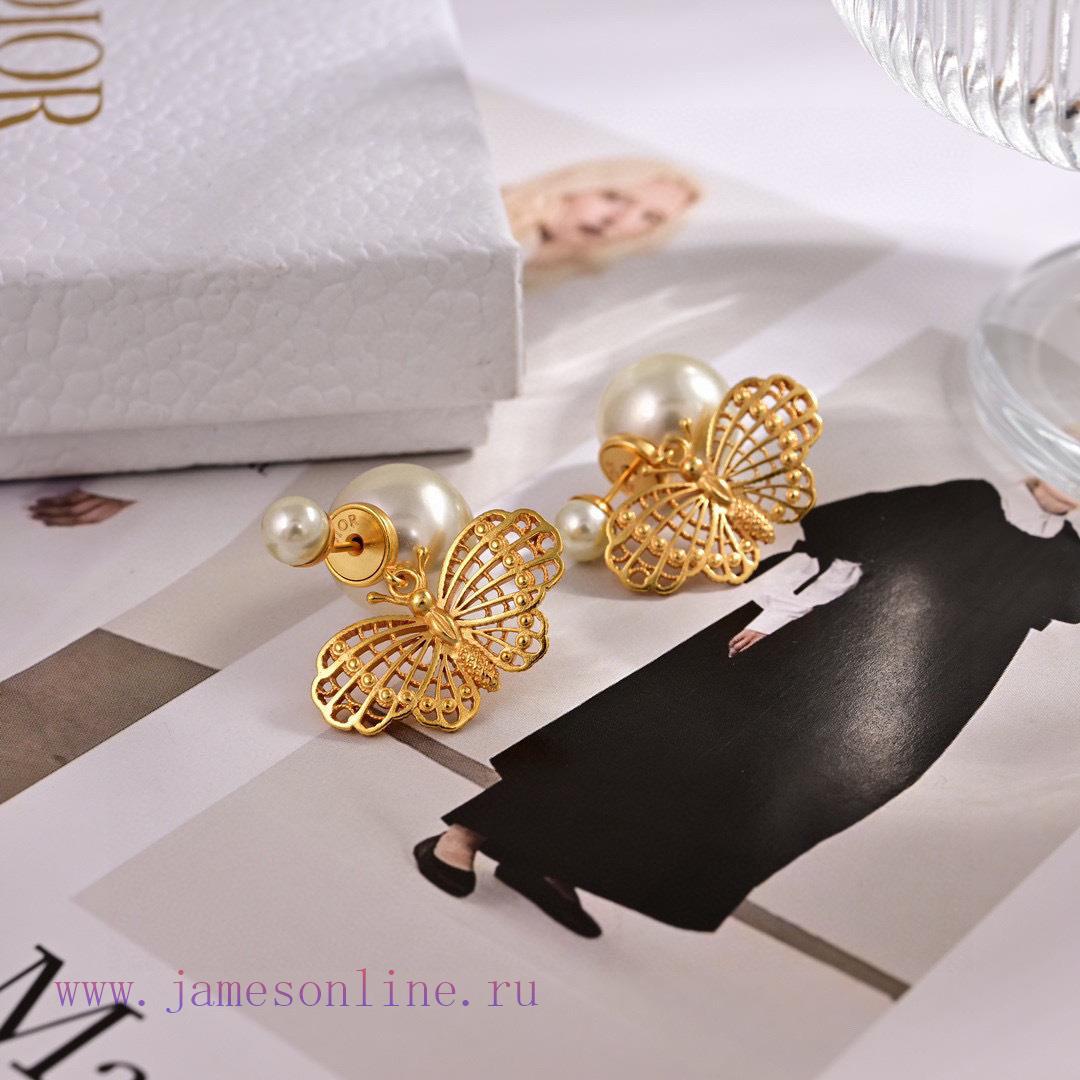 Dior's New Collection Beloved By Top Tier Brands Features Letter Earrings With A Metallic Textu 7p0f54h3 - Image 2