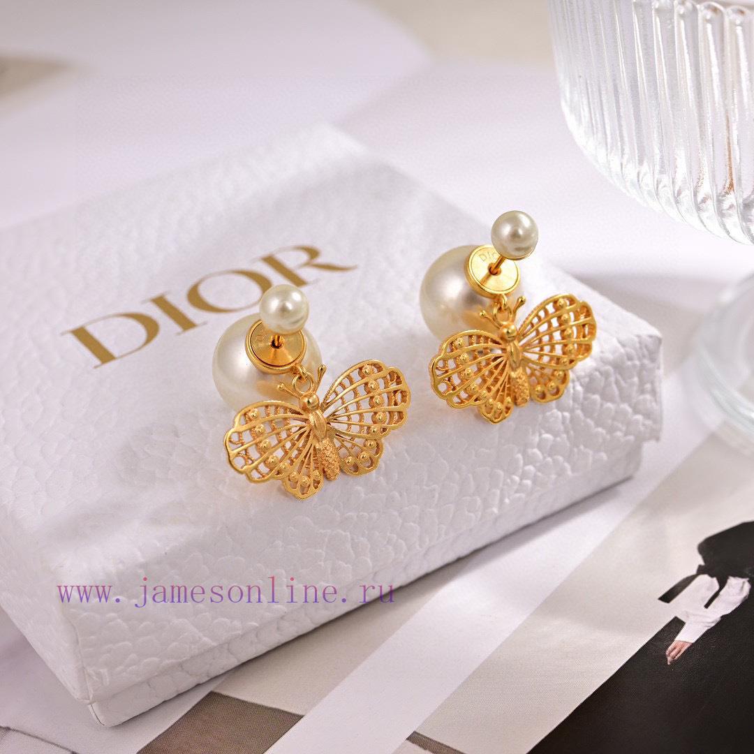 Dior's New Collection Beloved By Top Tier Brands Features Letter Earrings With A Metallic Textu 7p0f54h3 - Image 5