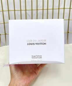 /LV Aromatherapy Candle 220g Flavor: Snow Outside The Window Golden Leaves White Islands Garden a4mj21l1