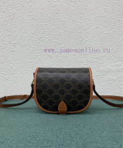 Loewe Bags CELI-NE FOLCO's Retro And Trendy Street Style Continues The Arc De Triomphe Retro Crossbody Dur ypnhfnei