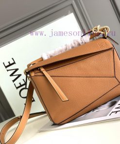 Loewe Bags Loe * We Yang Mi Zhongxing's Same Style Puzzle Small Size 24cm Is Synchronously Made Of Importe j08azy8j