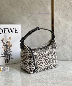 Loewe Bags Large Bento Bag~The Latest Popular Underarm Bag With Cubi Embroidery Design Comes With A Sense gpez626u