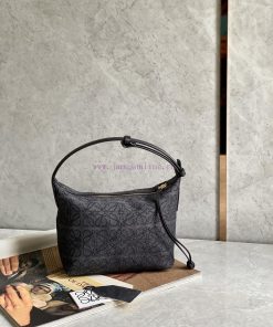 Loewe Bags Small Lunch Bag~The Latest Popular Underarm Bag With Cubi Embroidery Design Comes With A Sense u76mloo9