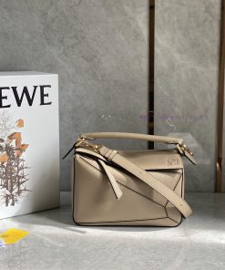 Loewe Bags ꫛꫀꪝ The Most Challenging Item Is The Sand Colored Shipping Star. The Same Model Is Made Of Impo ky8amnnt