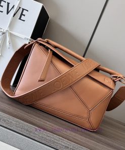Loewe Bags 𝑳𝒐𝒆𝒘𝒆 Satin Cowhide Puzzle Handbag New StyleThe Rectangular Shape And Precise Cutting Technolog 03bym773