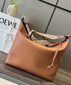 Loewe Bags 𝑳𝒐𝒆𝒘𝒆 New Soft And Smooth Cowhide And Jacquard Fabric 𝒄𝒖𝒃𝒊 Handbag𝒄𝒖𝒃𝒊 Crossbody Bag Is A Spaci g794ui1h