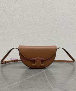 Loewe Bags New Product Launch ️️Celine 2022 Winter Show Basace Triumphal Arch~Moon Bag Half Moon Bag Body 67sbbcqx