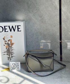 Loewe Bags ꫛꫀꪝPuzzle Another Member Of Litchi Peel Family Lichen Green Simple And Atmospheric Geometric De r8c88yip