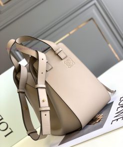 Loewe Bags [Celebration] [Celebration] [Celebration] Hammock Small Hammock Plain Weave Is Made Of Soft Pla hsn8i0kh