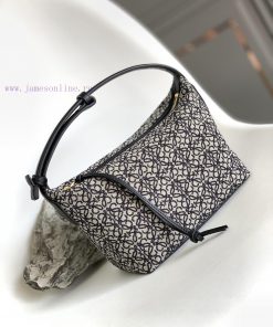 Loewe Bags [Fireworks] Small Lunch Box Bag Shipment [Strong]~The Cuba Anagram Armpit Bag Is Made Of Import tqbhawqr