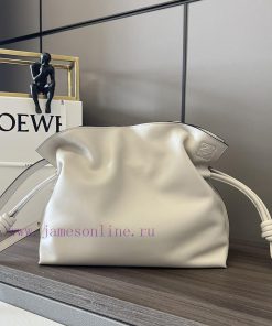 Loewe Bags . Nappa Cowhide Flamenco Clutch Bag With Drawstring And Iconic Winding Knot. Made Of High-quali lu9ma62s