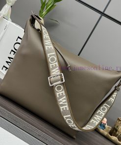 Loewe Bags . L ⊚℮ W ℮ New Soft And Smooth Cowhide And Jacquard Cloth Handbag 𝒄𝒖𝒃𝒊𝒄𝒖𝒃𝒊 Crossbody Bag Is A S vpm110i3