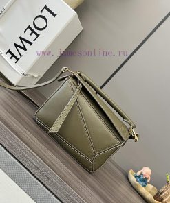 Loewe Bags LO ℮ W ℮ Mini Classic Cowhide Puzzle Handbag With New Colors Loewe Debuts Handbag * Rectangular ttxav6y6