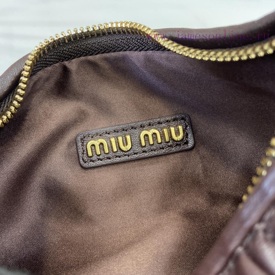 MiuMiu Bags The New MiuWander Handbag Comes With A Complete Set Of Original Packaging. It Features The Icon tqaci626 - Image 10