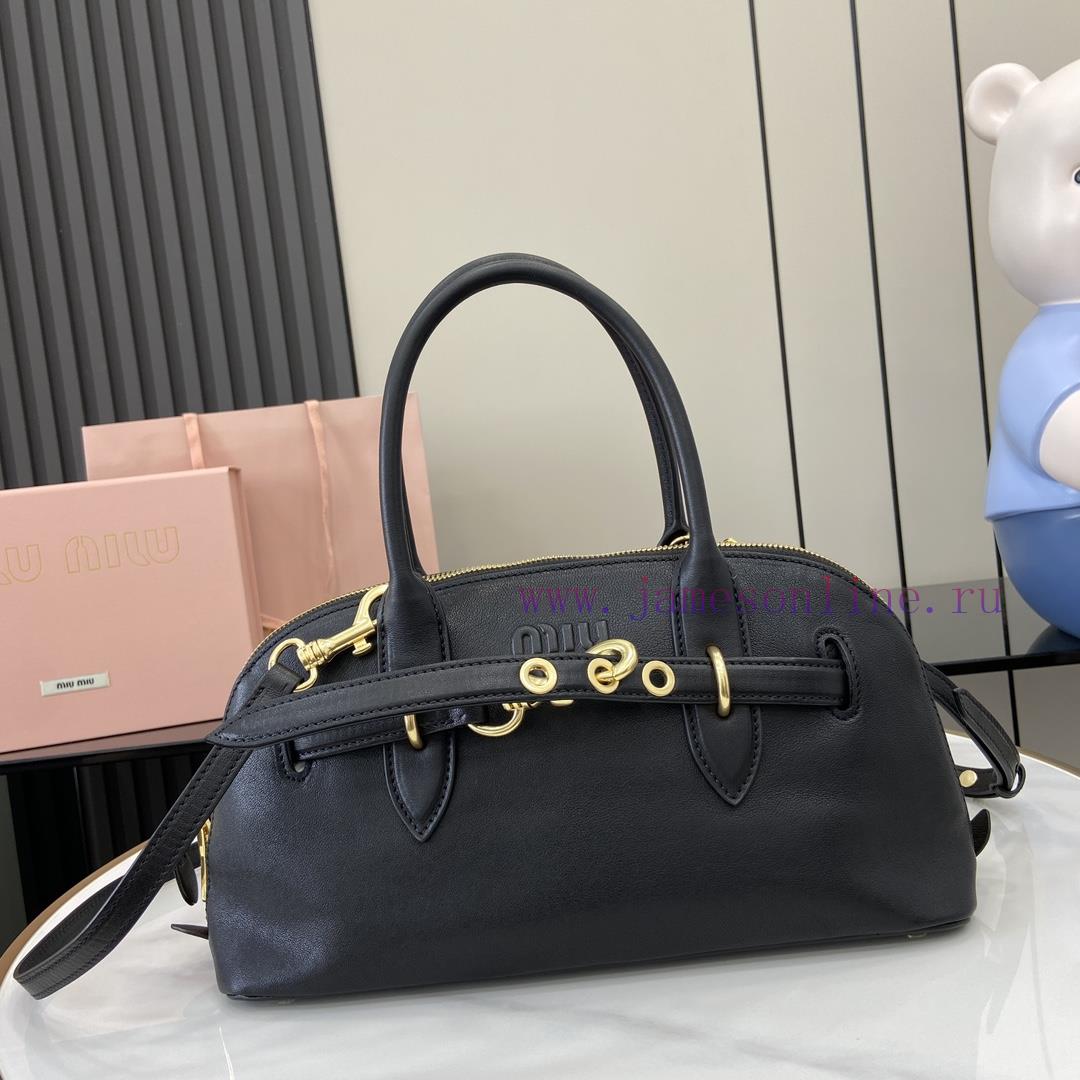 MiuMiu Bags The New Miu Miu Popular Bowling Bag Comes With A Complete Set Of Original Packaging. It Is Made huxteapy