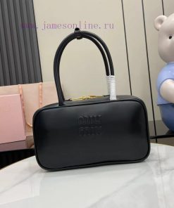 MiuMiu Bags Equipped With A Complete Set Of Original Packaging The New Product M Has A New Size And Is Made d9sjli2d