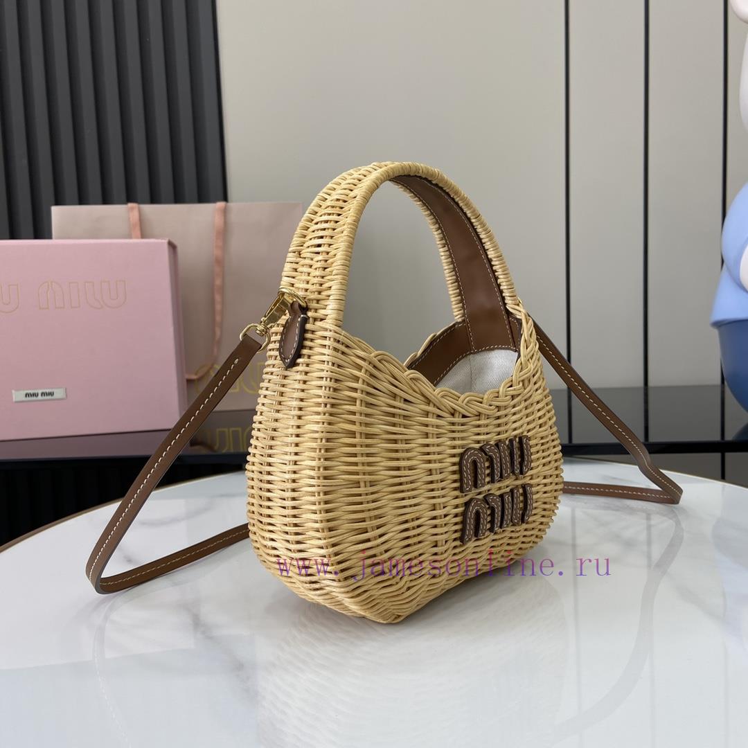 MiuMiu Bags The New MiuWander Handbag Comes With A Complete Set Of Original Packaging. It Features The Icon w2scrmac - Image 3