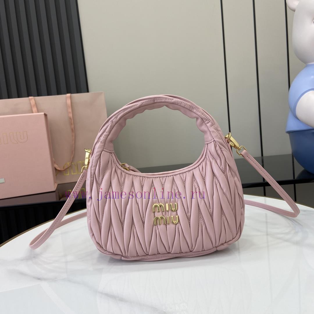 MiuMiu Bags The New MiuWander Handbag Comes With A Complete Set Of Original Packaging. It Features The Icon 5p97p6si