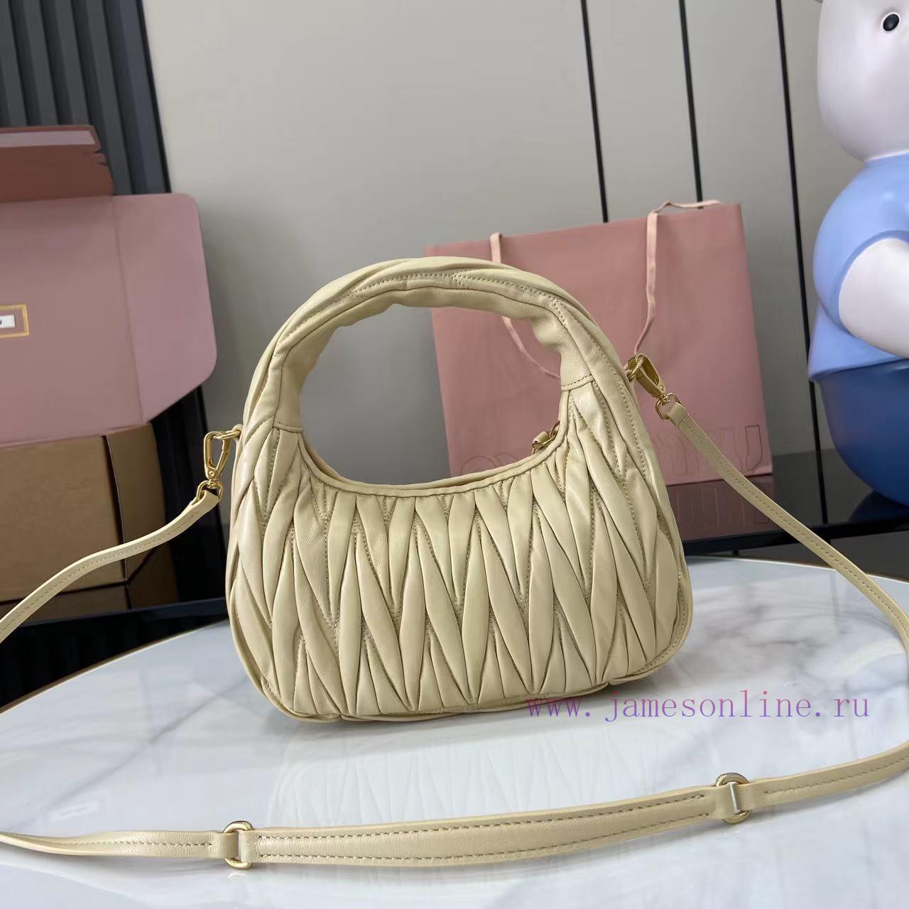 MiuMiu Bags The New MiuWander Handbag Comes With A Complete Set Of Original Packaging. It Features The Icon r40llo23 - Image 4