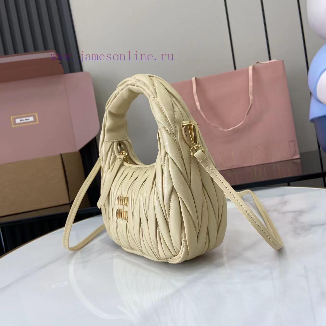 MiuMiu Bags The New MiuWander Handbag Comes With A Complete Set Of Original Packaging. It Features The Icon r40llo23 - Image 11