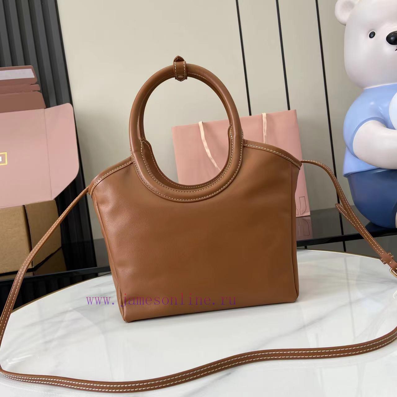 MiuMiu Bags The Key Words Of This New IVY Handbag Are Its Simple Lines Urban Style And Superior Leather. It roagrweh - Image 4