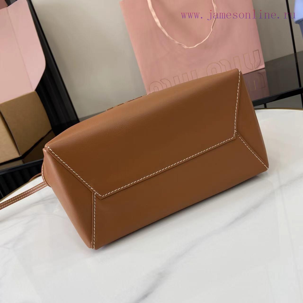 MiuMiu Bags The Key Words Of This New IVY Handbag Are Its Simple Lines Urban Style And Superior Leather. It roagrweh - Image 5