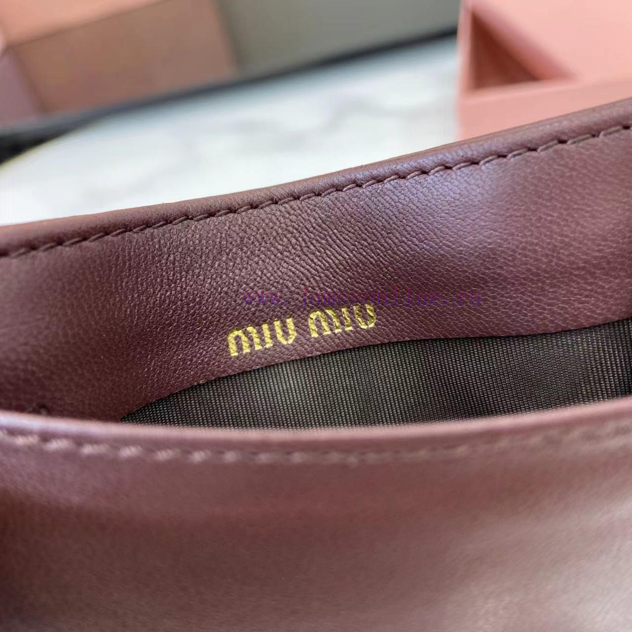 MiuMiu Bags Miu Miu's Latest Series Of Card Bags Comes With A Complete Set Of Original Packaging. They Are 55pot6cw - Image 10