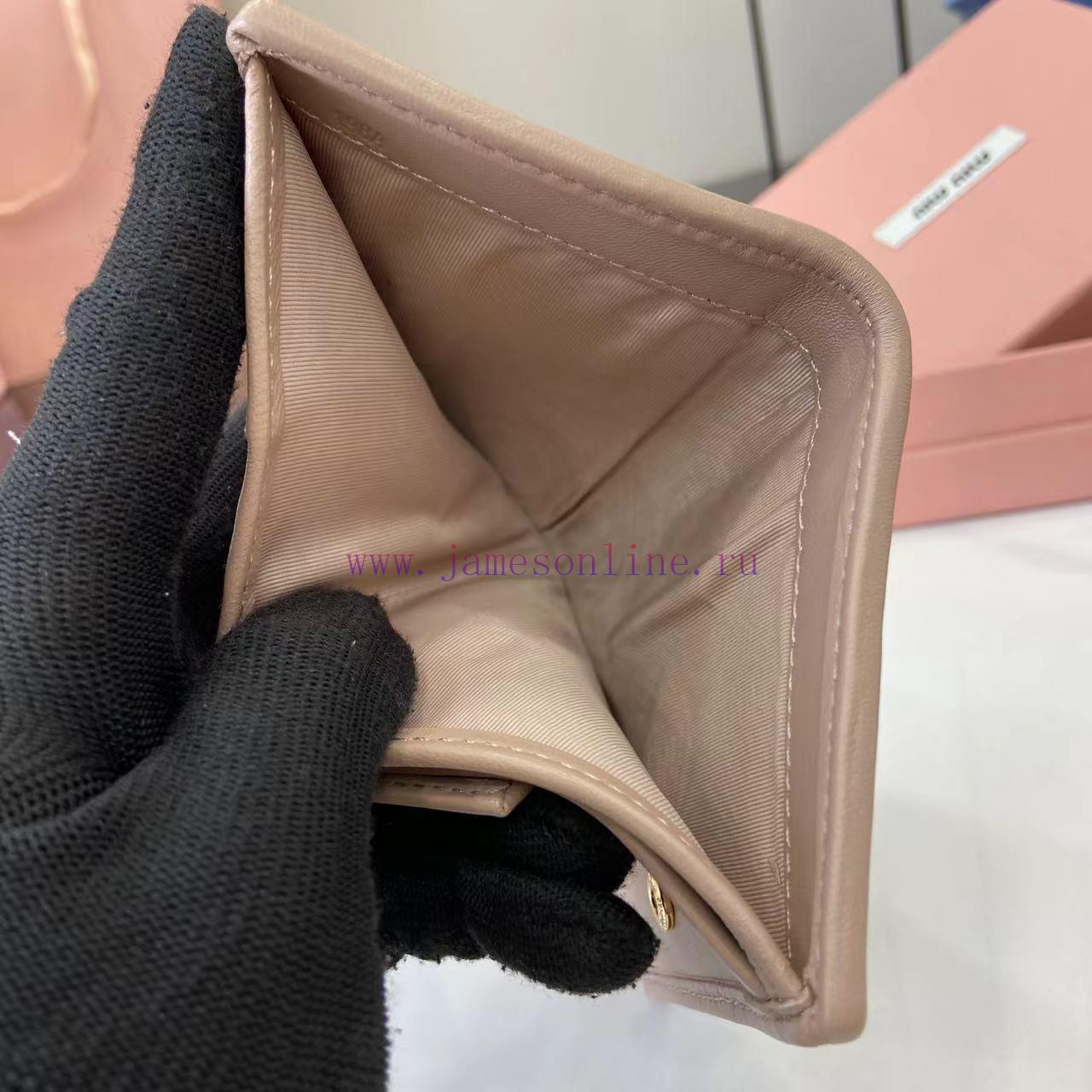 MiuMiu Bags Equipped With A Complete Set Of Original Packaging The New Pocket Wallet Is Made Of Imported To 5prj6u6n - Image 10