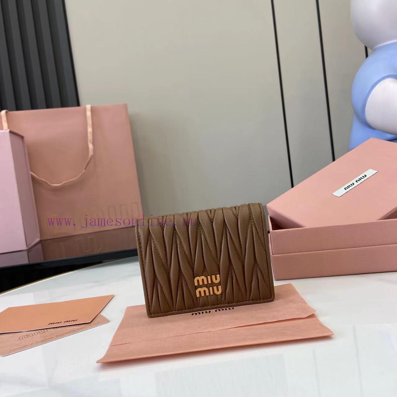 MiuMiu Bags Equipped With A Complete Set Of Original Packaging The New Pocket Wallet Is Made Of Imported To ilmexw7e - Image 2