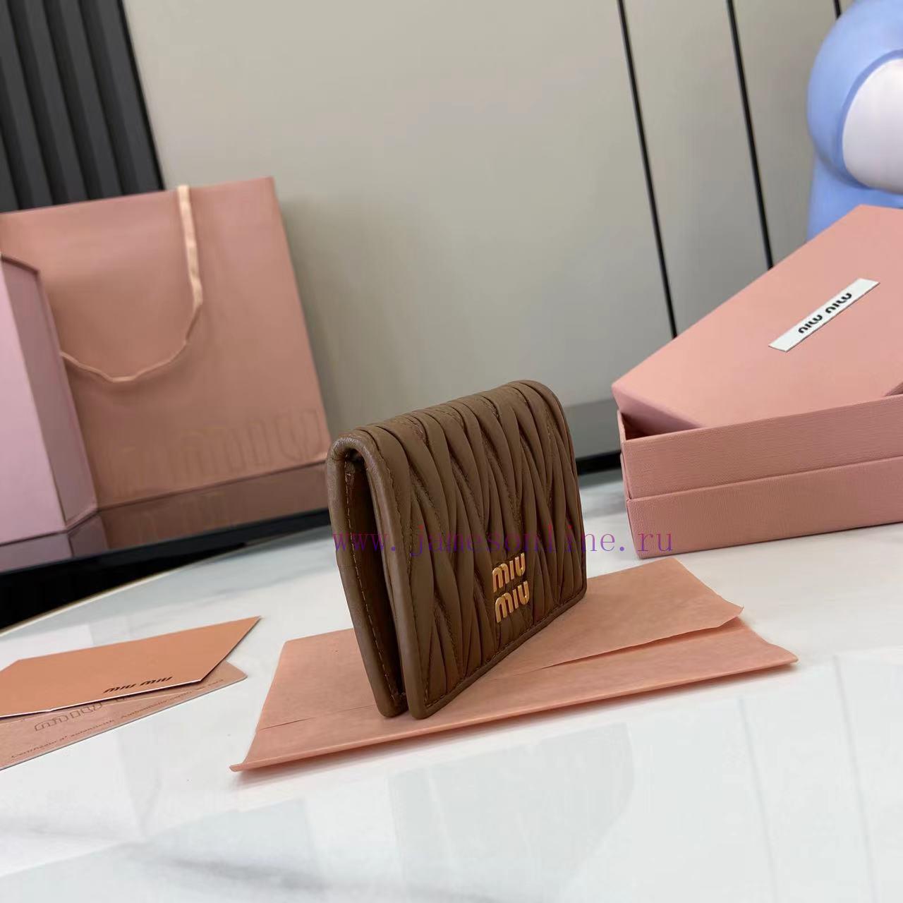 MiuMiu Bags Equipped With A Complete Set Of Original Packaging The New Pocket Wallet Is Made Of Imported To ilmexw7e - Image 3